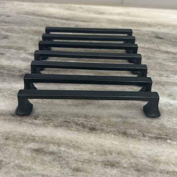 Lot of 7 bronze cabinet handles hardware liberty Mandara - Picture 3 of 3